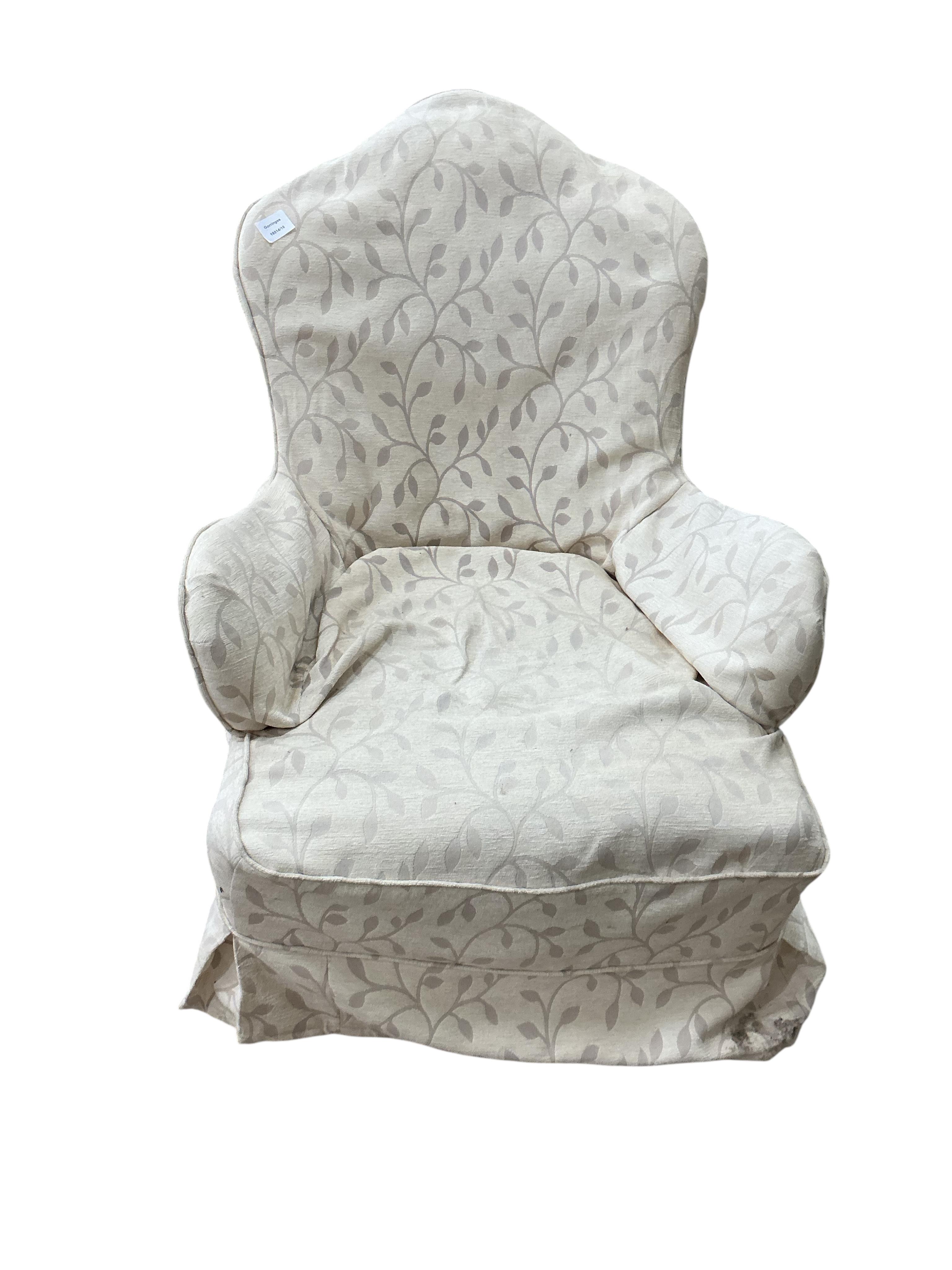 Two Victorian spoon back armchairs, larger width 68cm, height 86cm